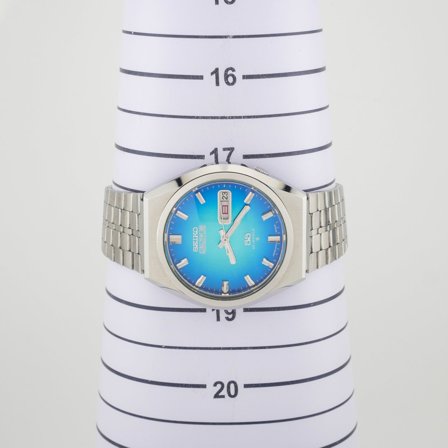 SEIKO 5 ACTUS SS 23 JEWELS AUTOMATIC REF. 6106-8760