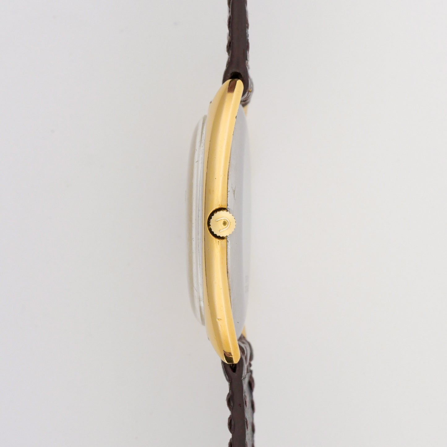 UNIVERSAL GENÈVE GILT SHADOW AUTOMATIC REF. 566101