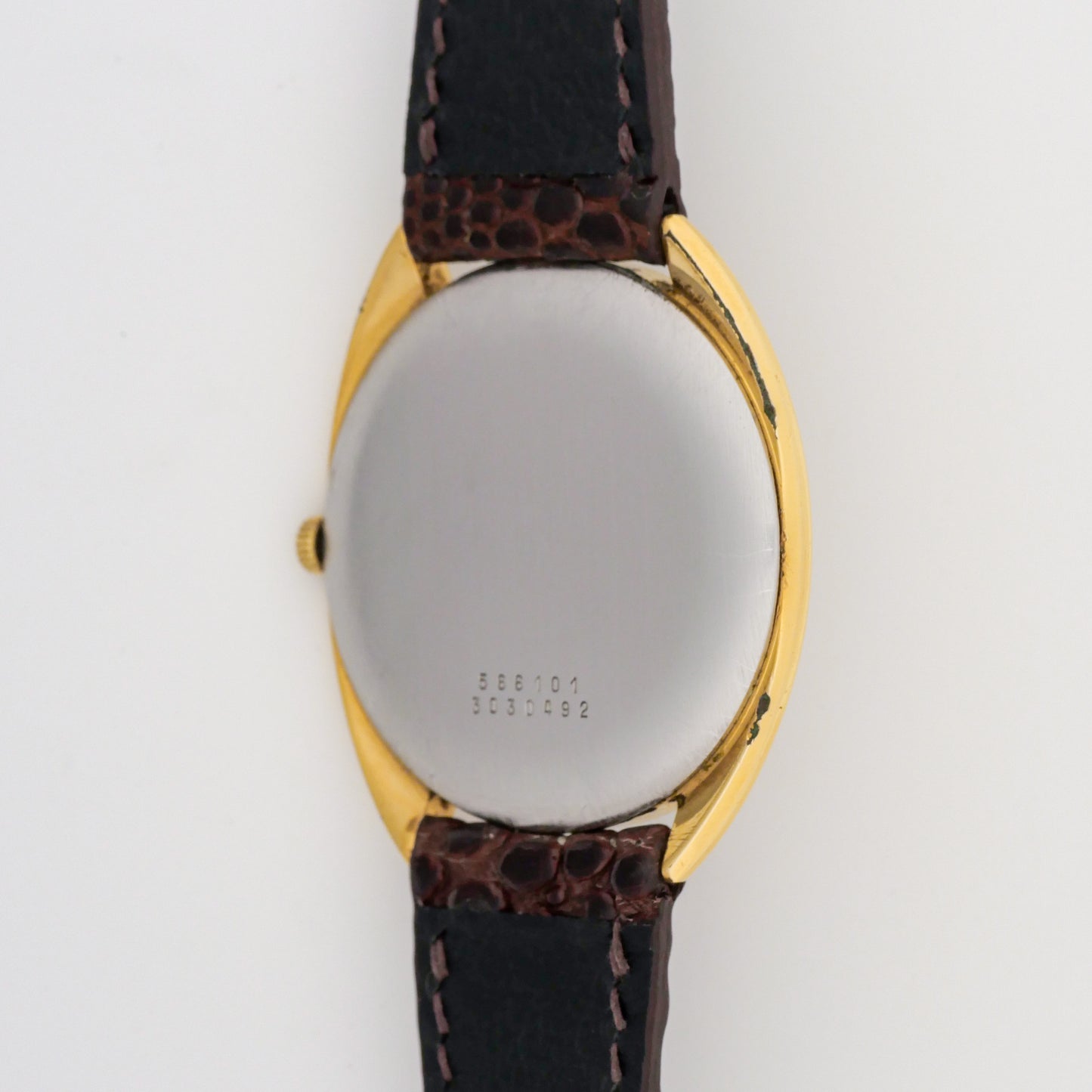 UNIVERSAL GENÈVE GILT SHADOW AUTOMATIC REF. 566101