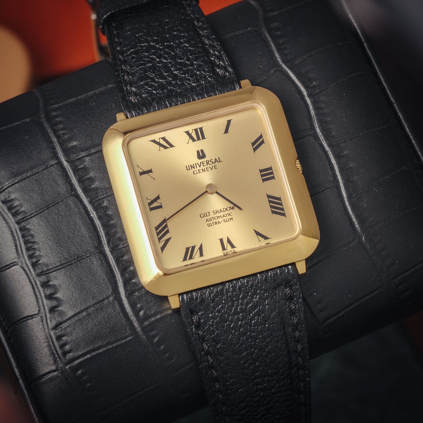UNIVERSAL GENÈVE GILT SHADOW AUTOMATIC ULTRA-THIN REF. 566143