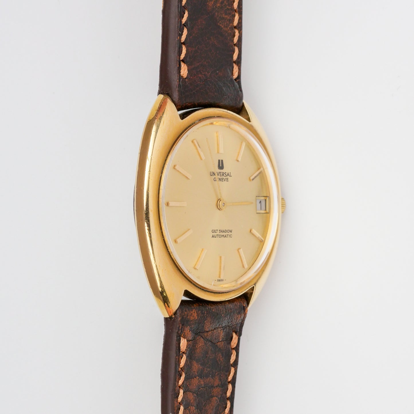 UNIVERSAL GENÈVE GILT SHADOW ULTRA-THIN AUTOMATIC REF. 567102