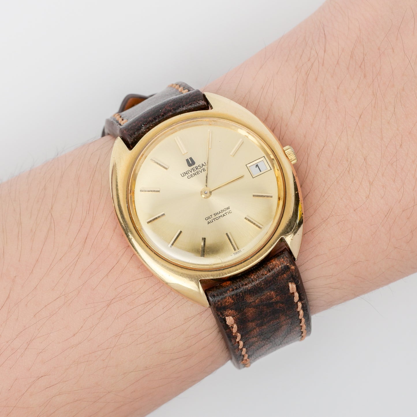 UNIVERSAL GENÈVE GILT SHADOW ULTRA-THIN AUTOMATIC REF. 567102