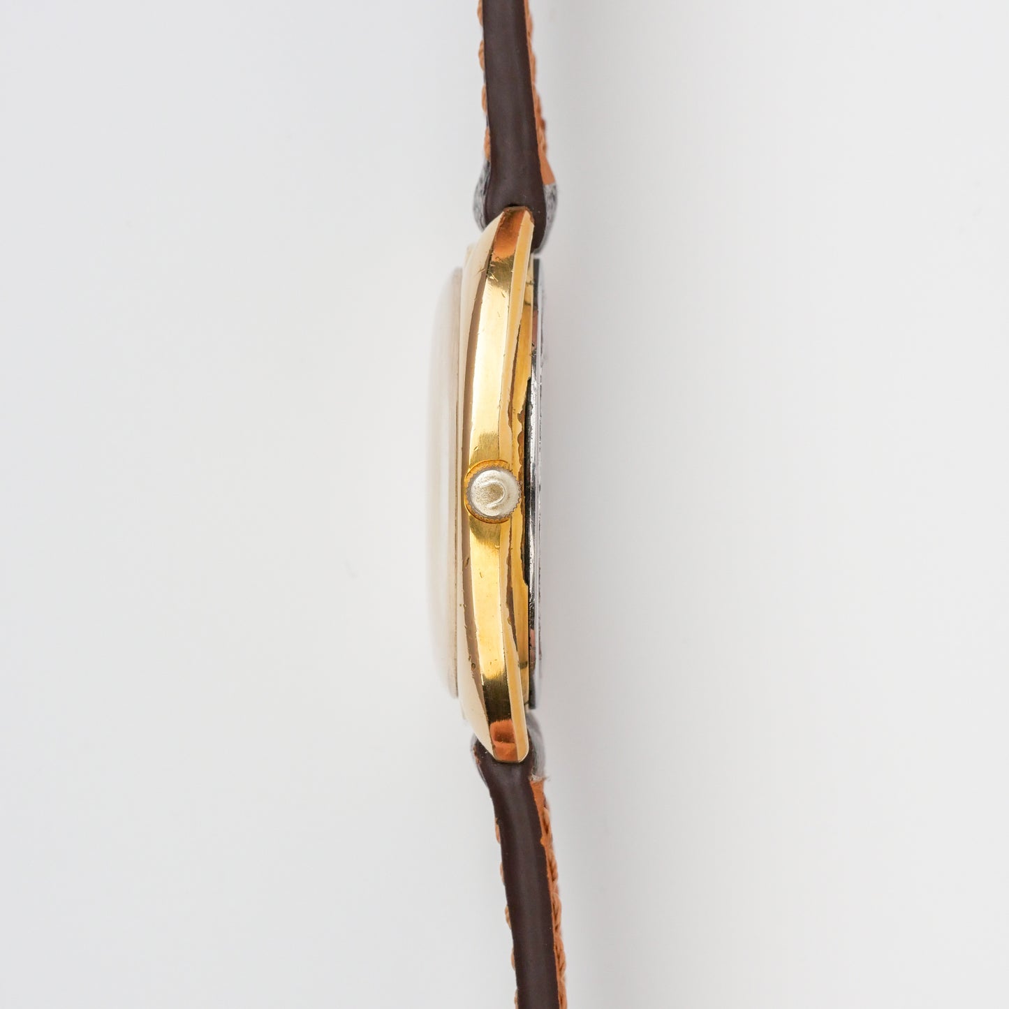 UNIVERSAL GENÈVE GILT SHADOW ULTRA-THIN AUTOMATIC REF. 567102