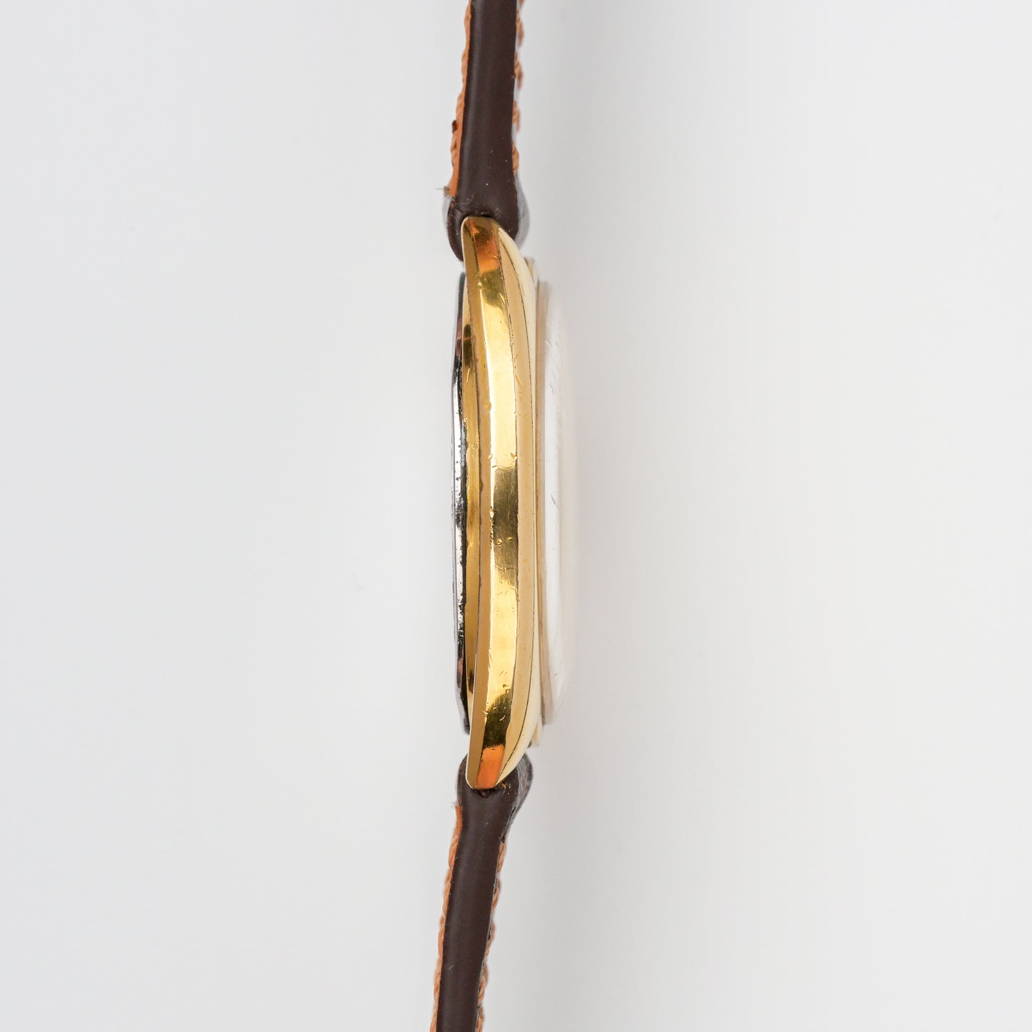 UNIVERSAL GENÈVE GILT SHADOW ULTRA-THIN AUTOMATIC REF. 567102
