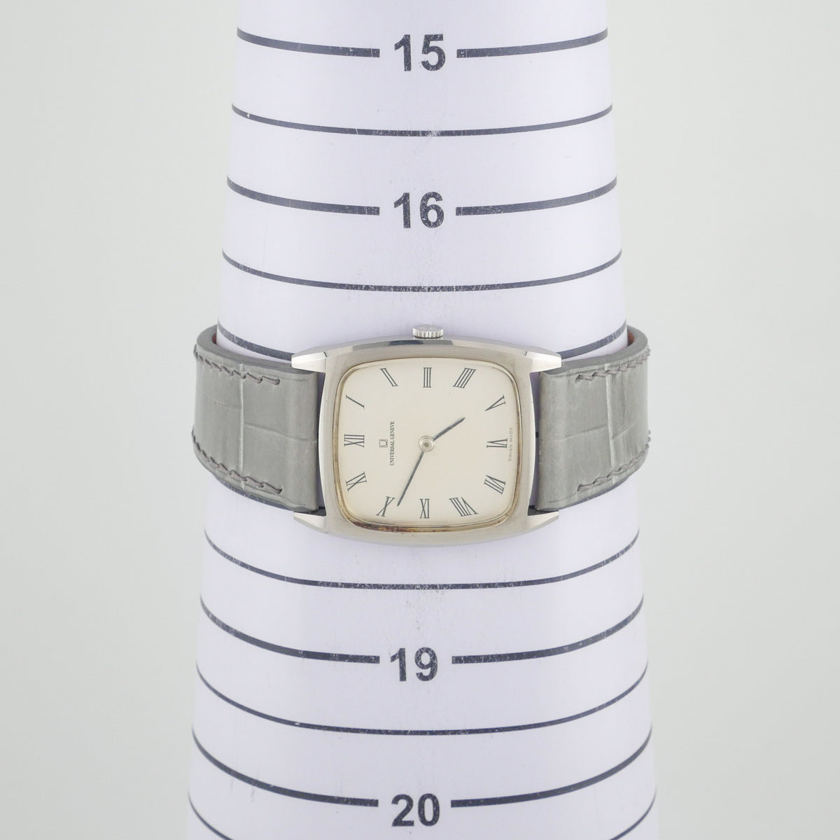 UNIVERSAL GENÈVE REF. 842114