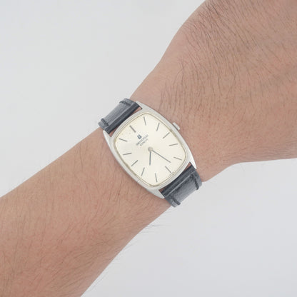 UNIVERSAL GENÈVE REF. 842137