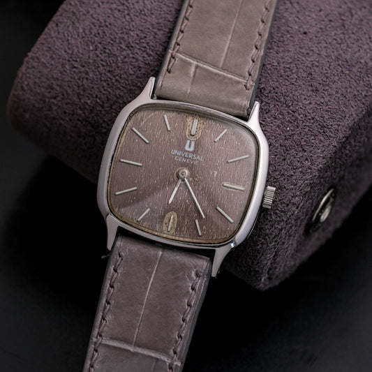 UNIVERSAL GENÈVE REF. 842640