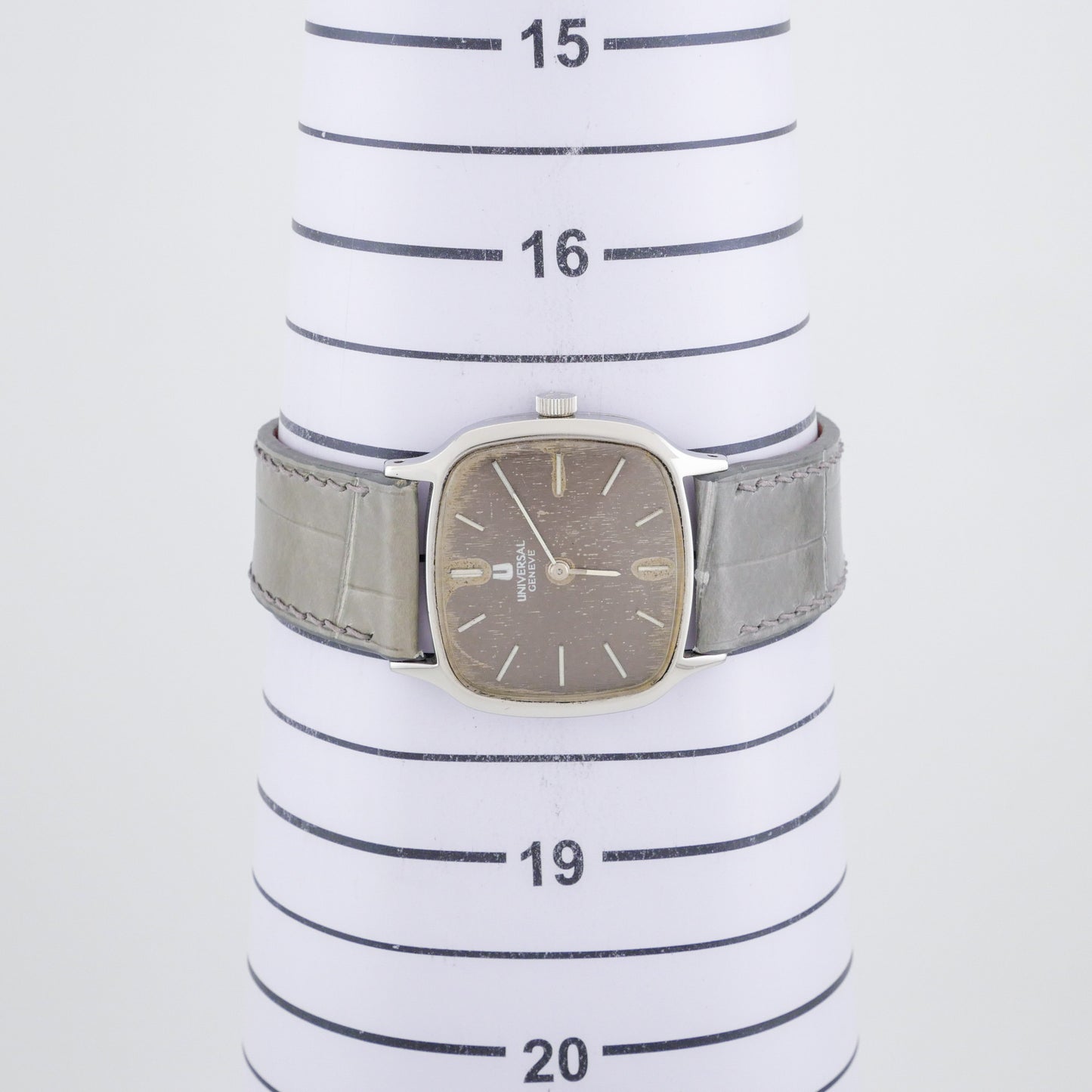 UNIVERSAL GENÈVE REF. 842640