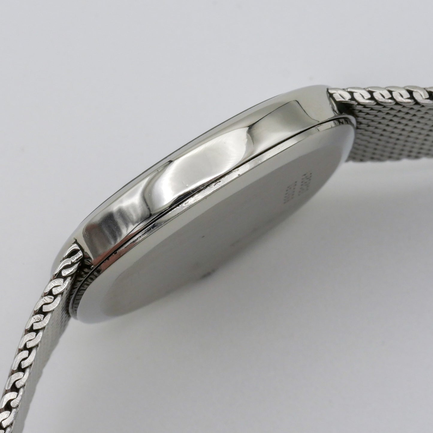 UNIVERSAL GENÈVE WHITE SHADOW AUTOMATIC ULTRA-SLIM REF. 866050