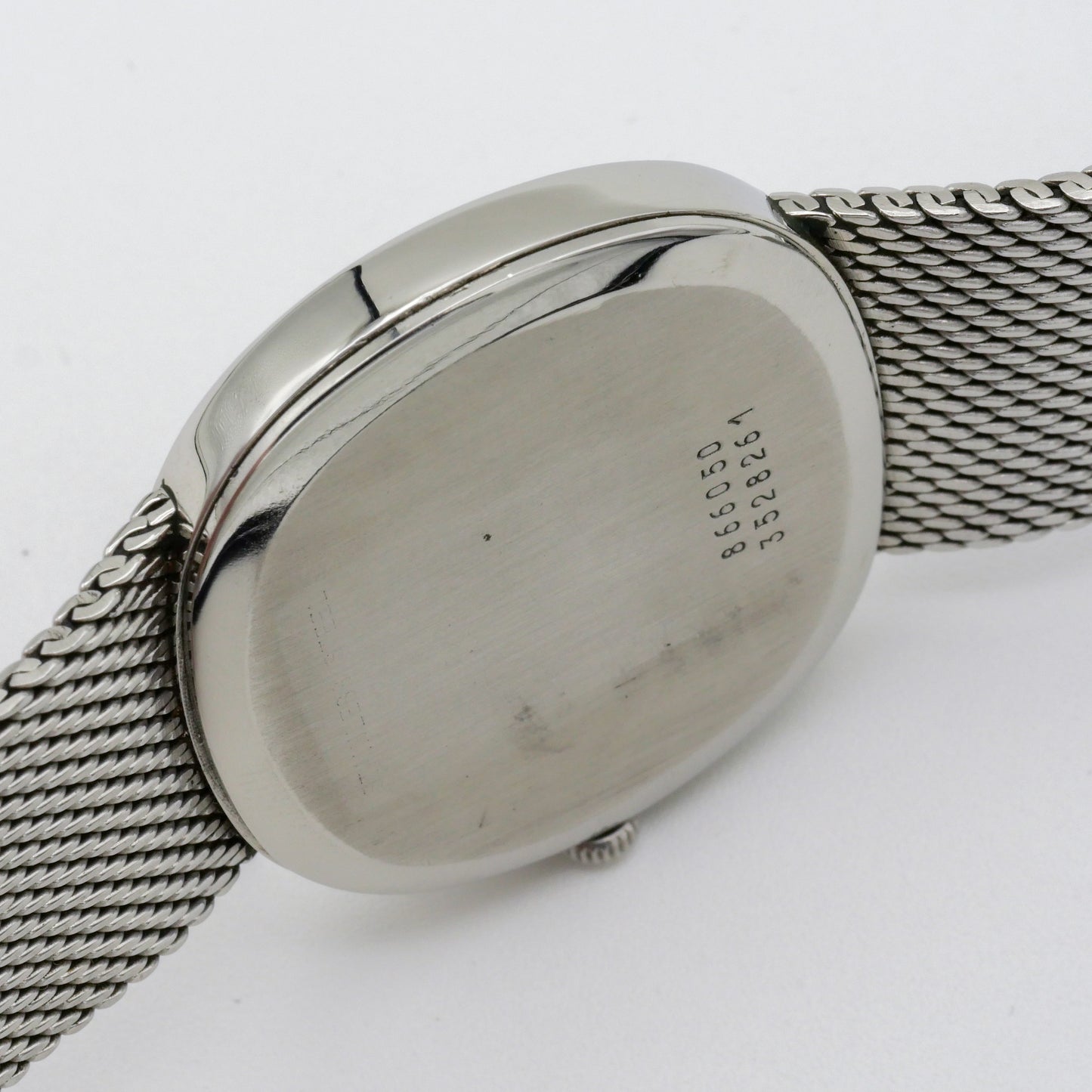 UNIVERSAL GENÈVE WHITE SHADOW AUTOMATIC ULTRA-SLIM REF. 866050