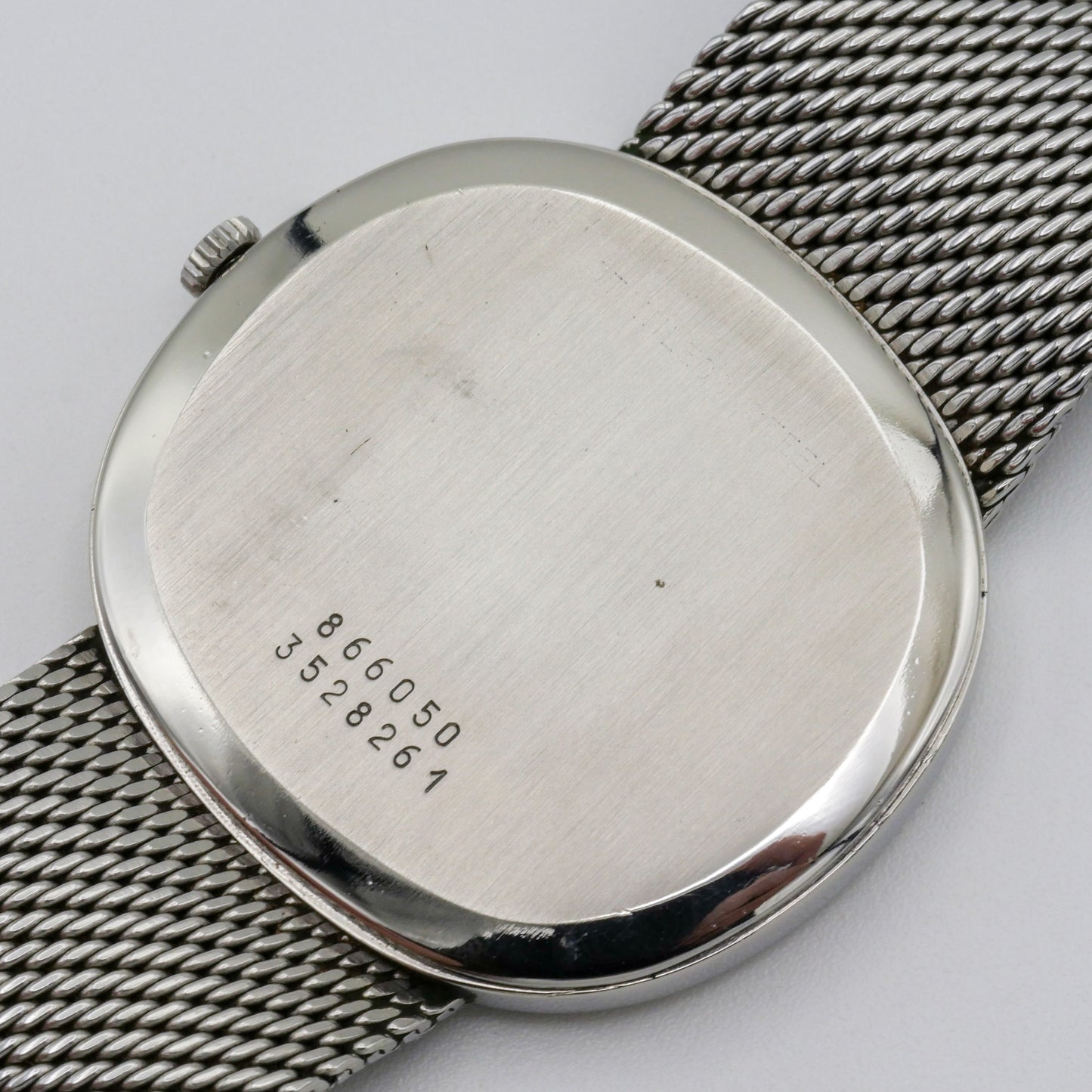UNIVERSAL GENÈVE WHITE SHADOW AUTOMATIC ULTRA-SLIM REF. 866050