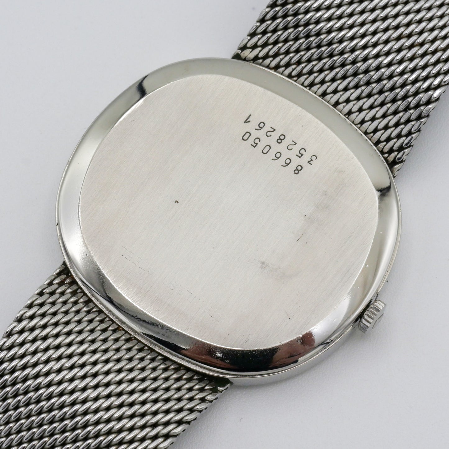 UNIVERSAL GENÈVE WHITE SHADOW AUTOMATIC ULTRA-SLIM REF. 866050