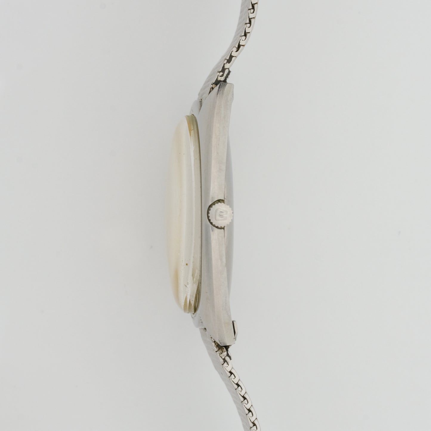 UNIVERSAL GENÈVE WHITE SHADOW AUTOMATIC REF. 866101