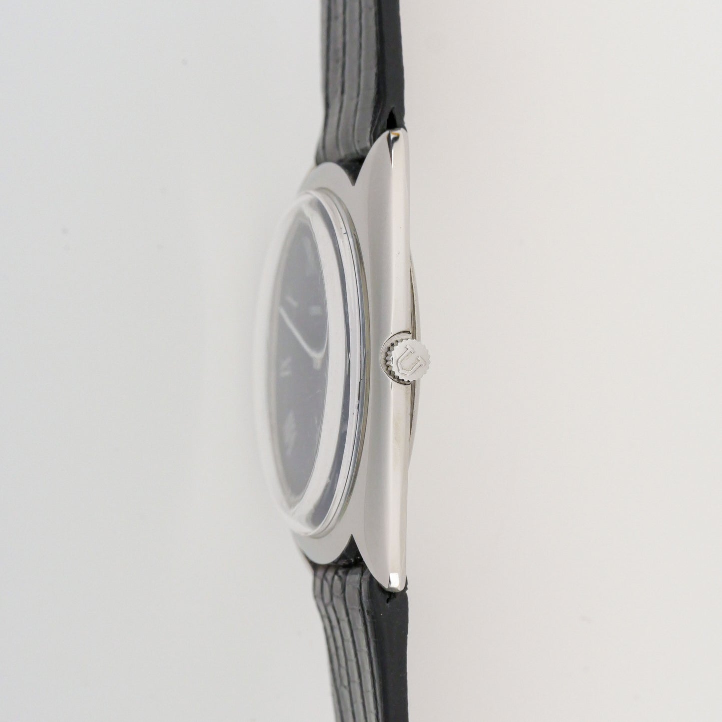 UNIVERSAL GENÈVE WHITE SHADOW AUTOMATIC REF. 866101