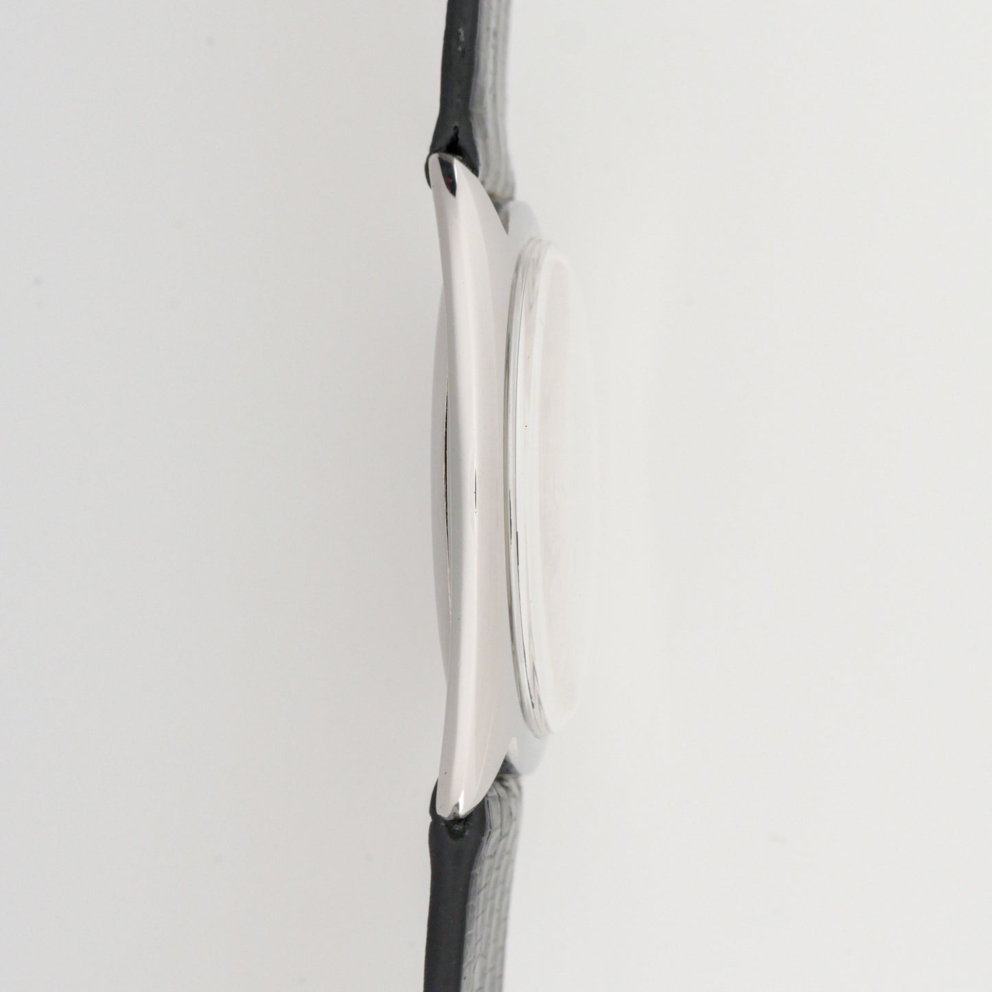 UNIVERSAL GENÈVE WHITE SHADOW AUTOMATIC REF. 866101