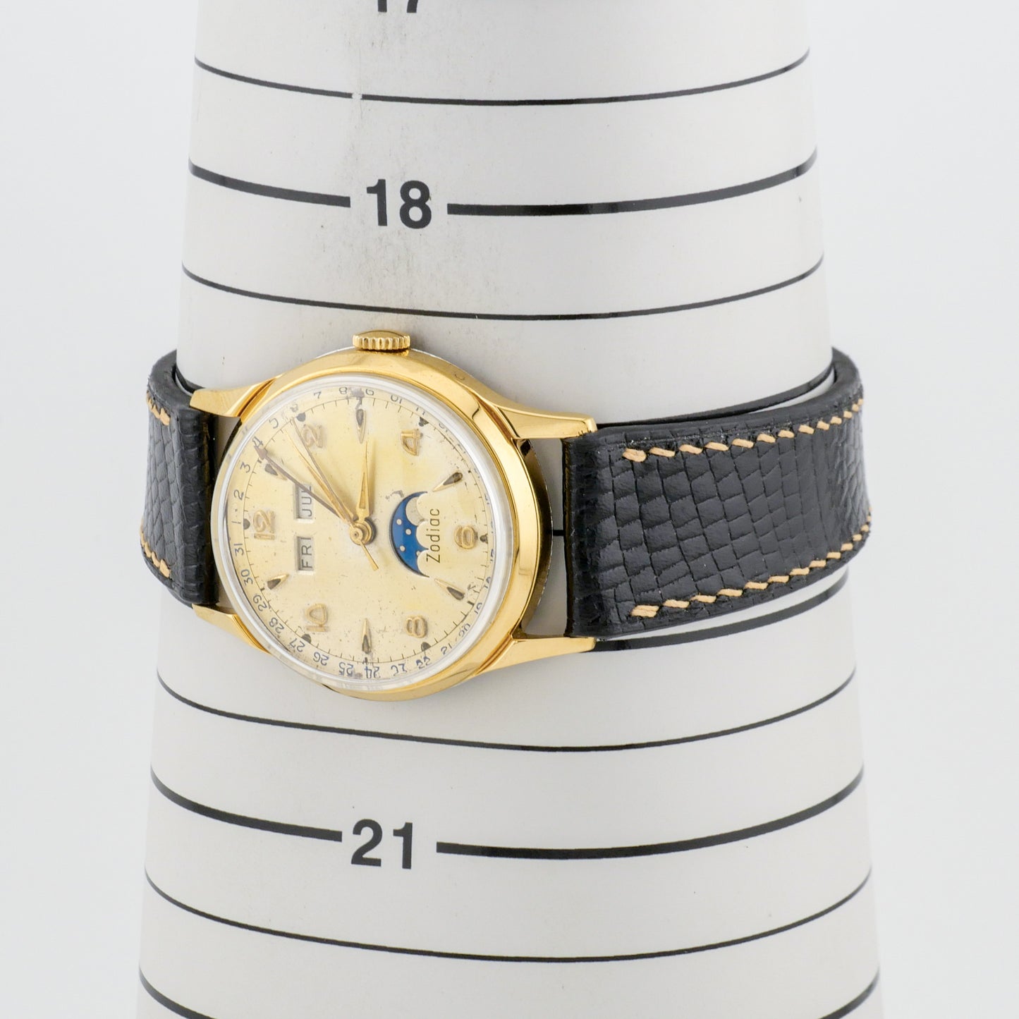 ZODIAC TRIPLE CALENDAR MOON PHASE REF. 905
