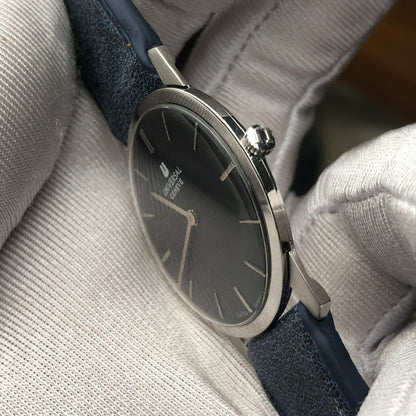 UNIVERSAL GENÈVE BLACK DIAL LADIES REF. 842101