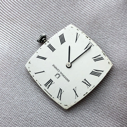 UNIVERSAL GENÈVE WHITE DIAL REF. 842114