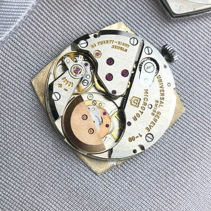 UNIVERSAL GENÈVE AUTOMATIC BLACK DIAL REF. 869117