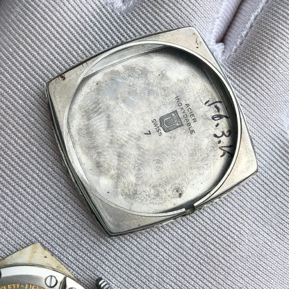 UNIVERSAL GENÈVE AUTOMATIC BLACK DIAL REF. 869117