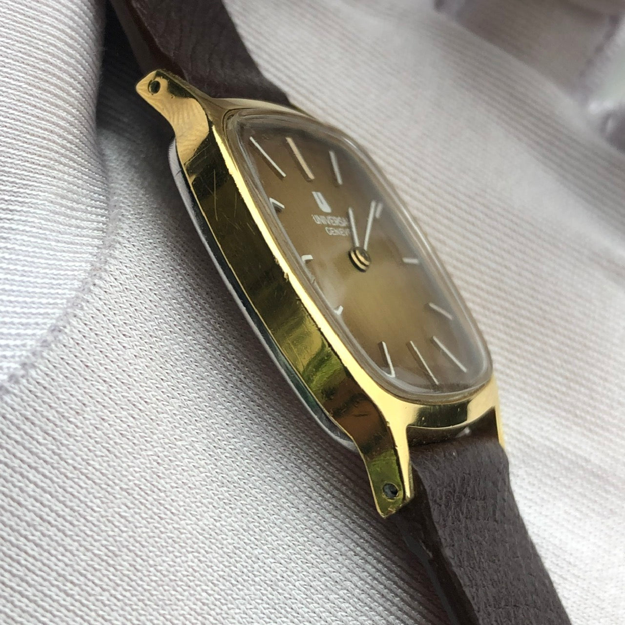 UNIVERSAL GENÈVE REF. 542639
