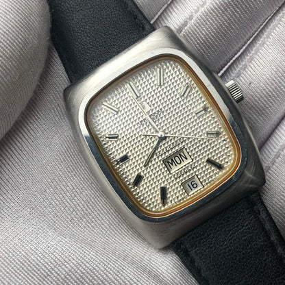 UNIVERSAL GENÈVE POLEROUTER III AUTOMATIC DAY-DATE REF. 872111