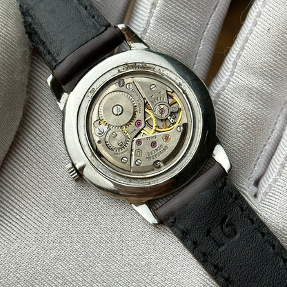 UNIVERSAL GENÈVE GREY LINEN DIAL REF. 842101