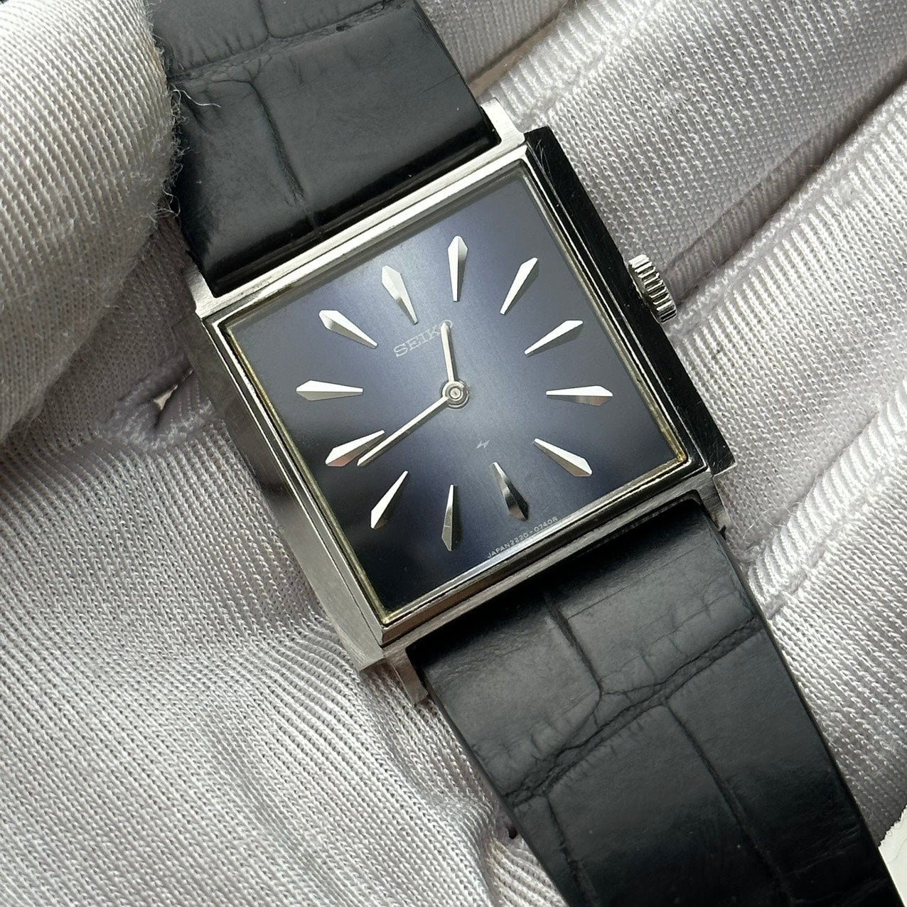 SEIKO CHARIOT BLUE DIAL REF. 2220-3180 – Zeit Vintage Watch