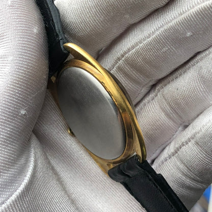 UNIVERSAL GENÈVE GILT SHADOW ULTRA THIN AUTOMATIC REF. 567103