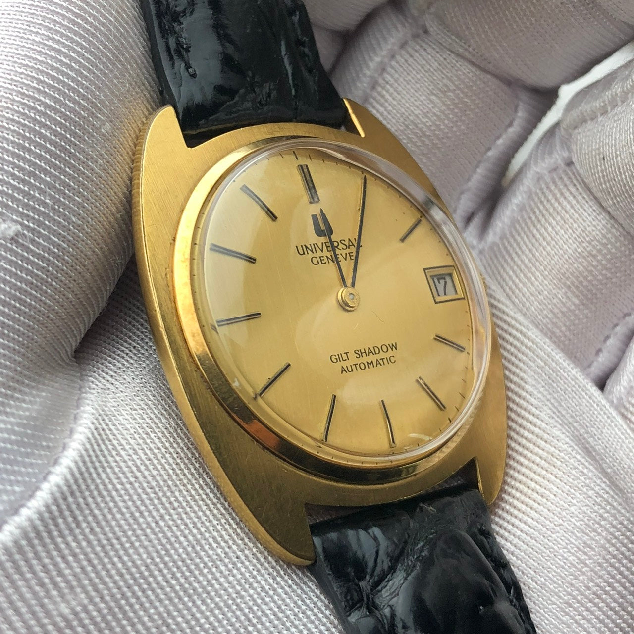 UNIVERSAL GENÈVE GILT SHADOW ULTRA THIN AUTOMATIC REF. 567103