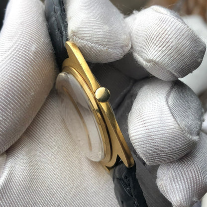 UNIVERSAL GENÈVE GILT SHADOW ULTRA THIN AUTOMATIC REF. 567103