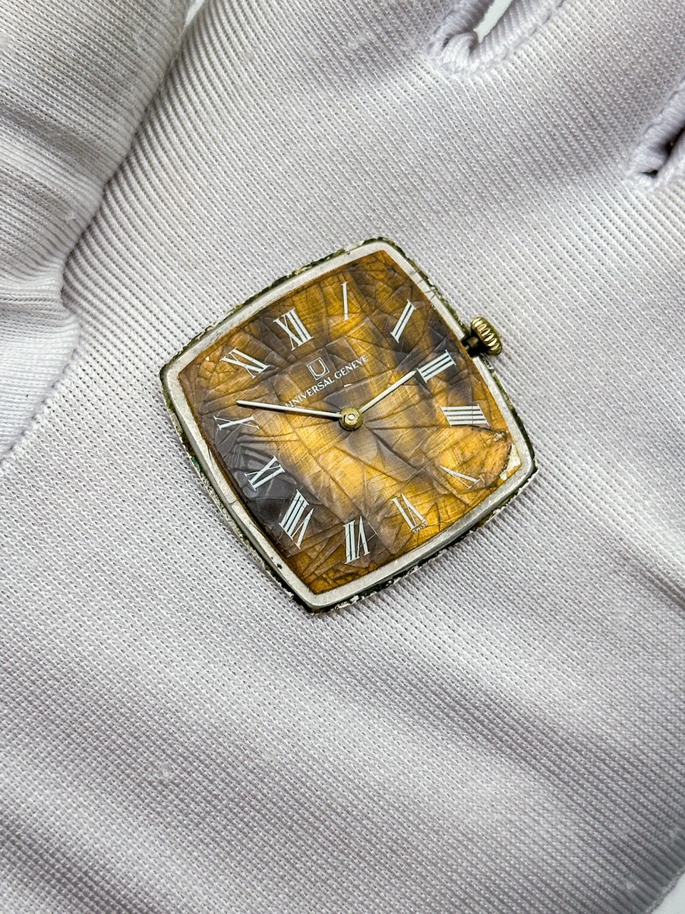 UNIVERSAL GENÈVE SPIDER WEB AMBER DIAL REF. 542114