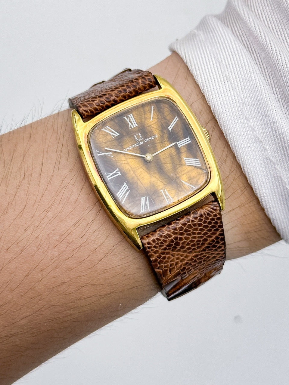 UNIVERSAL GENÈVE SPIDER WEB AMBER DIAL REF. 542114