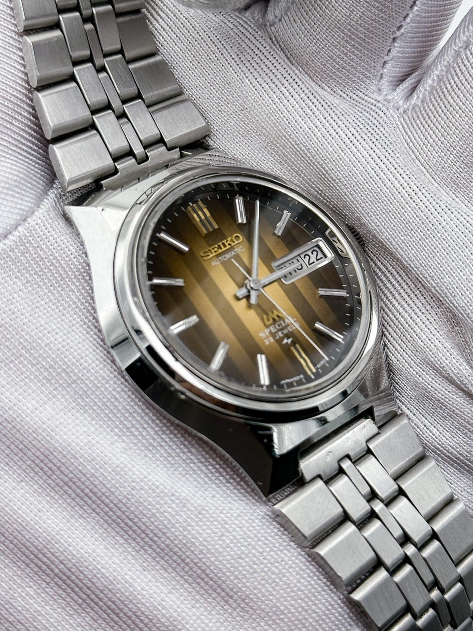 SEIKO LORD MATIC LM SPECIAL AUTOMATIC DAY-DATE REF. 5216-6040