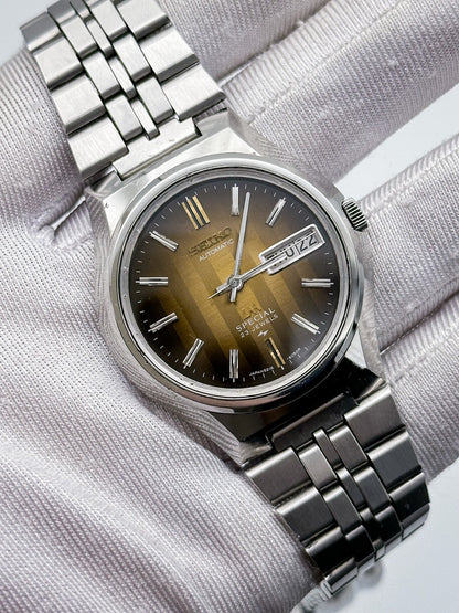 SEIKO LORD MATIC LM SPECIAL AUTOMATIC DAY-DATE REF. 5216-6040