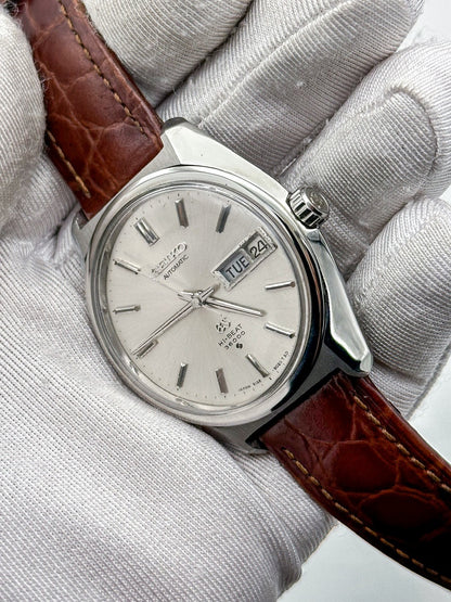 GRAND SEIKO AUTOMATIC HI-BEAT 36000 DAY-DATE REF. 6146-8000