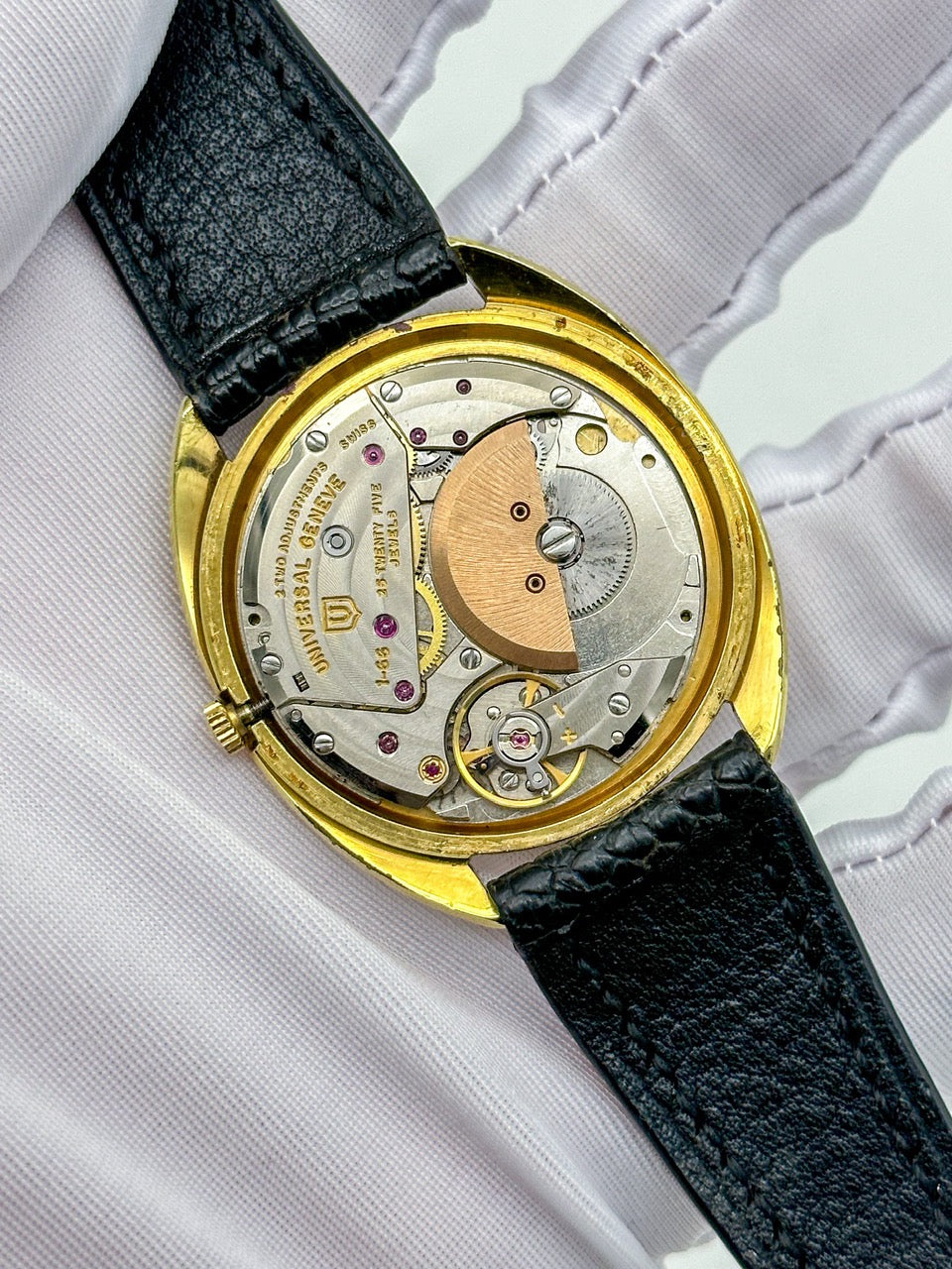UNIVERSAL GENÈVE GILT SHADOW ULTRA-THIN AUTOMATIC REF. 566101