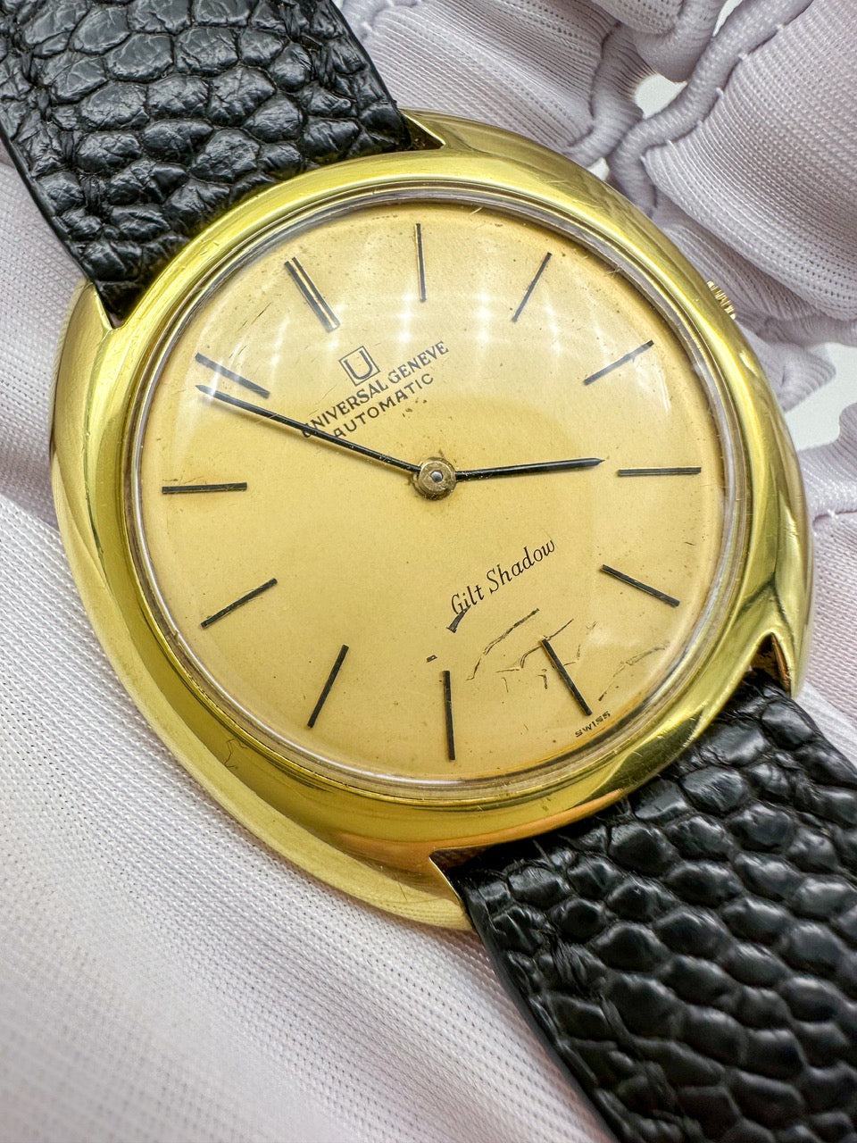 UNIVERSAL GENÈVE GILT SHADOW ULTRA-THIN AUTOMATIC REF. 566101
