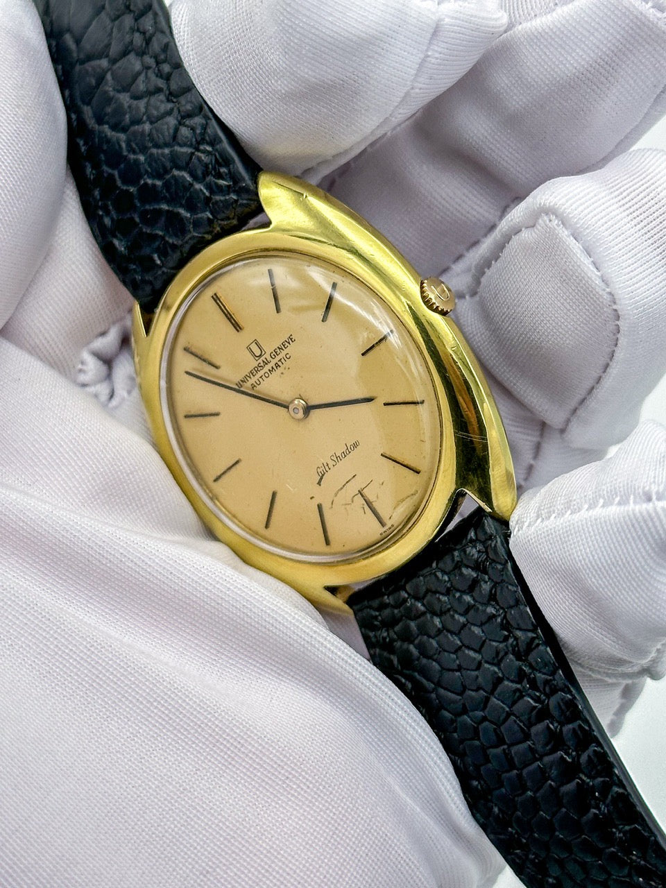 UNIVERSAL GENÈVE GILT SHADOW ULTRA-THIN AUTOMATIC REF. 566101