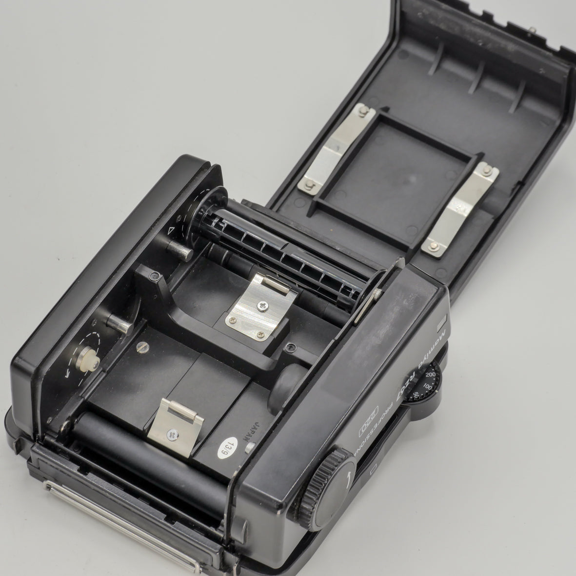 MAMIYA RZ 67 PRO + SEKOR Z 250MM F4.5 + TTL EYE-LEVEL VIEWFINDER