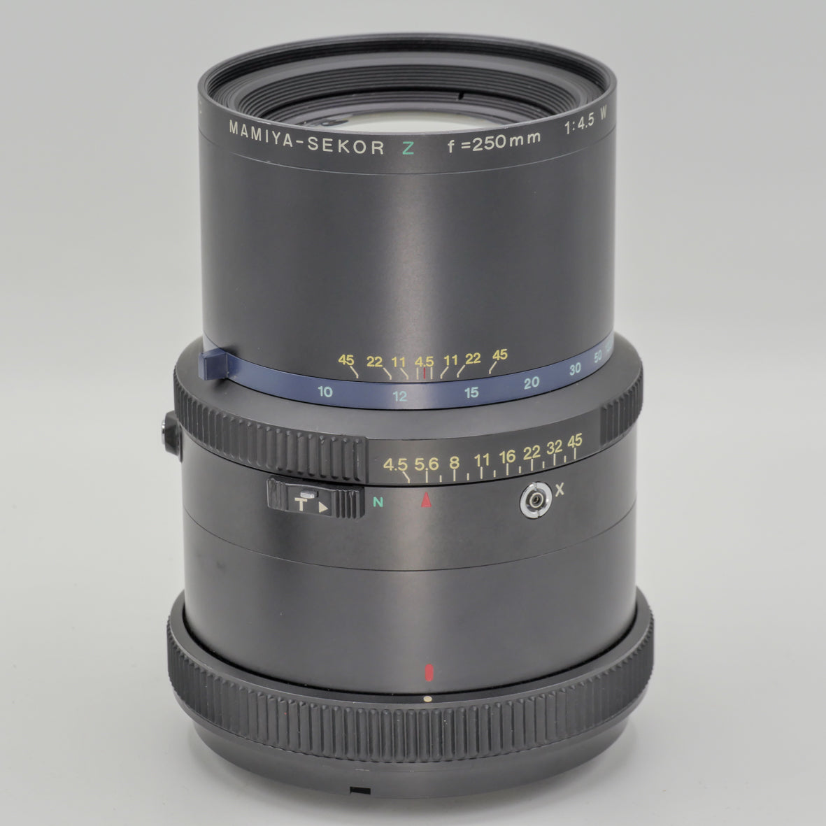 MAMIYA RZ 67 PRO + SEKOR Z 250MM F4.5 + TTL EYE-LEVEL MAMIYA RZ 67 PRO + SEKOR Z 250MM F4.5 + TTL EYE-LEVEL