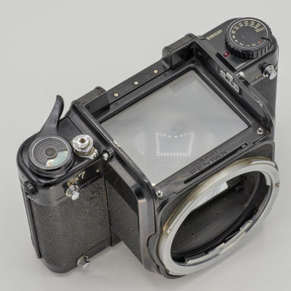 PENTAX 6X7 MEDIUM FORMAT SLR CAMERA