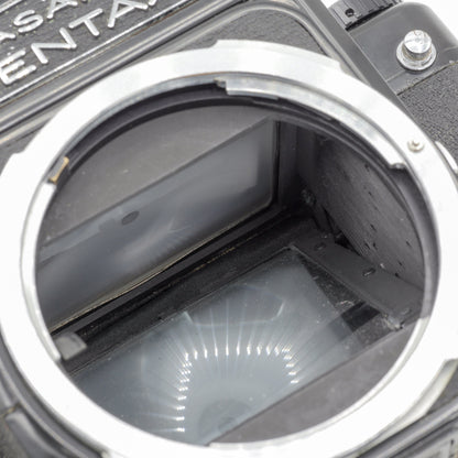 PENTAX 6X7 MEDIUM FORMAT SLR CAMERA